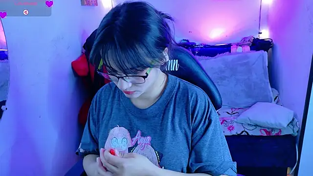 MiaVelvetDoll online show from September 20, 2025, 1:56 pm