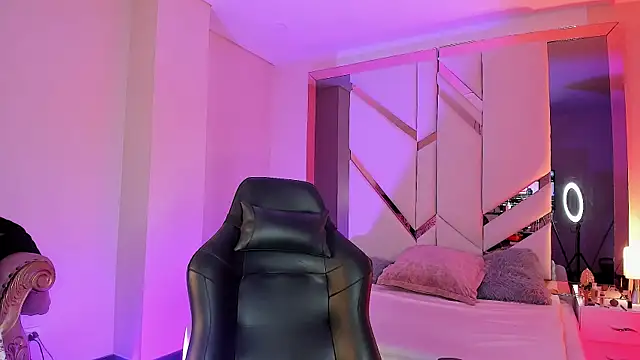 EmmaStonns online show from November 27, 2025, 11:12 am