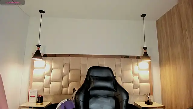 EmmaStonns online show from March 31, 2026, 12:49 pm