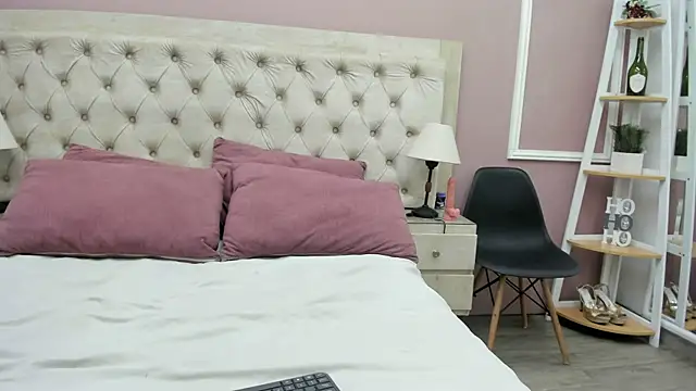 Snapshot of merlyaluna chatting on April 20, 2026, 7:15 pm merlyaluna online show from April 20, 2026, 7:15 pm
