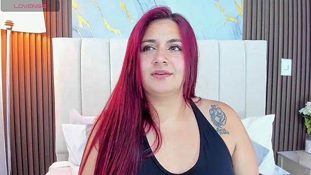 Snapshot of Victoria_Guzman chatting on July 1, 2026, 2:07 pm Victoria Guzman online show from July 1, 2026, 2:07 pm