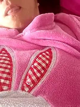 Snapshot of Ternura_Prohibida chatting on October 27, 2025, 12:42 pm Ternura Prohibida online show from October 27, 2025, 12:42 pm