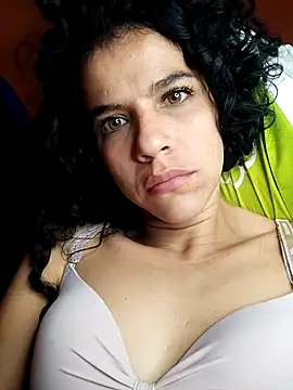 lucerocutte online show from March 31, 2026, 6:25 am