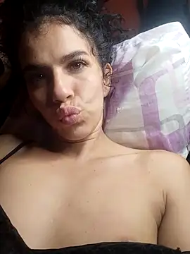 lucerocutte online show from April 17, 2026, 3:31 am