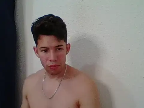 Snapshot of Maxtaylor18 chatting on October 28, 2025, 5:33 am Maxtaylor18 online show from October 28, 2025, 5:33 am