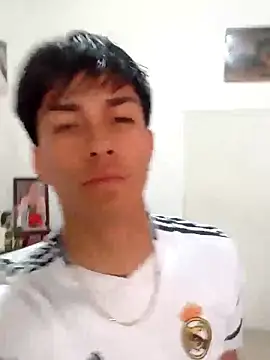 Snapshot of LUISSLEONN0958 chatting on November 16, 2025, 9:09 pm LUISSLEONN0958 online show from November 16, 2025, 9:09 pm