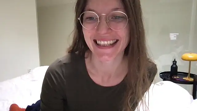 Scorpion Peach online show from January 9, 2026, 12:30 pm