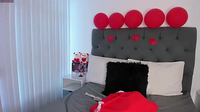 VictoriaParkeer online show from February 14, 2026, 12:02 pm