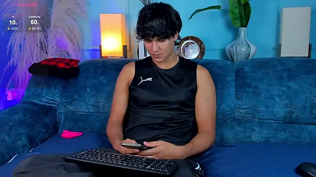 Leo Savage  online show from December 19, 2025, 3:46 am