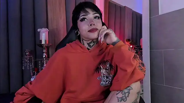 misstomie  online show from April 3, 2026, 7:06 am