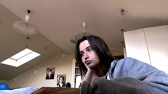 DarlineBrustera online show from September 13, 2025, 2:17 pm