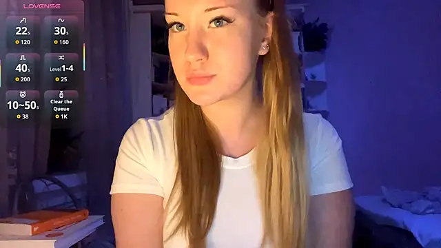 PandaFluff online show from October 2, 2025, 4:25 pm