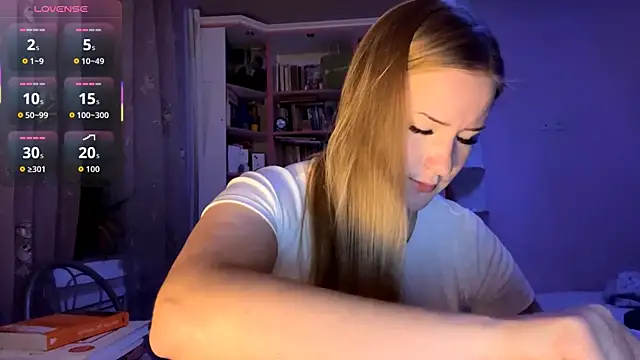 PandaFluff online show from October 3, 2025, 3:31 pm