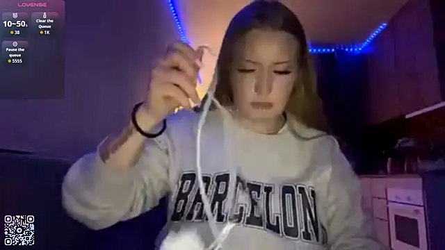 Snapshot of PandaFluff chatting on February 26, 2026, 6:18 pm PandaFluff online show from February 26, 2026, 6:18 pm