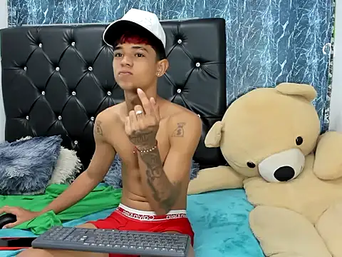 angelcute 19 online show from September 12, 2025, 2:11 am