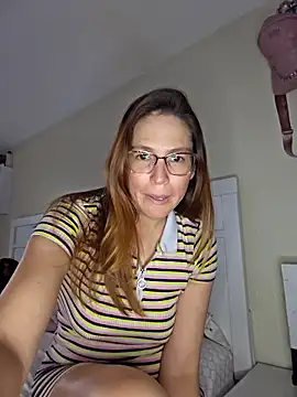 chicaenmascarada online show from September 23, 2025, 3:59 pm