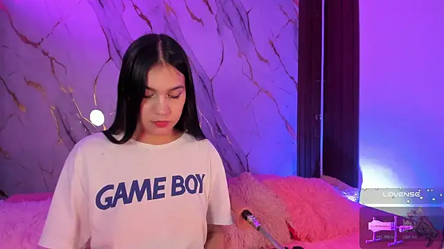 Emmiicute online show from December 20, 2025, 9:00 pm