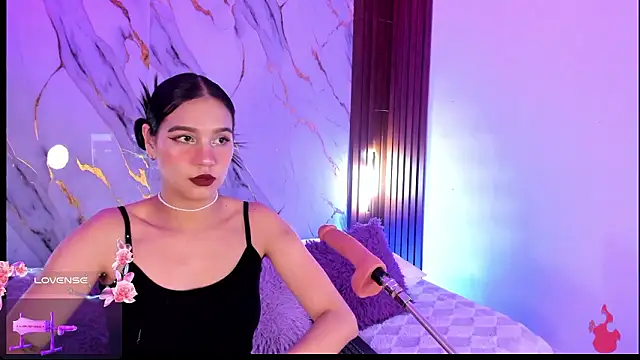 Emmiicute online show from March 27, 2026, 8:19 pm