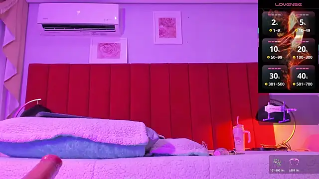 eimy jones  online show from November 29, 2025, 3:31 am