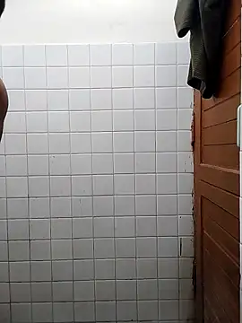 COme8989 online show from February 5, 2026, 8:19 am