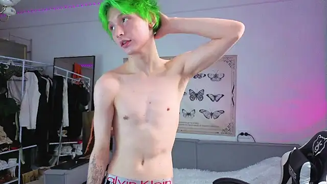 Your avatar online show from November 17, 2025, 9:42 pm