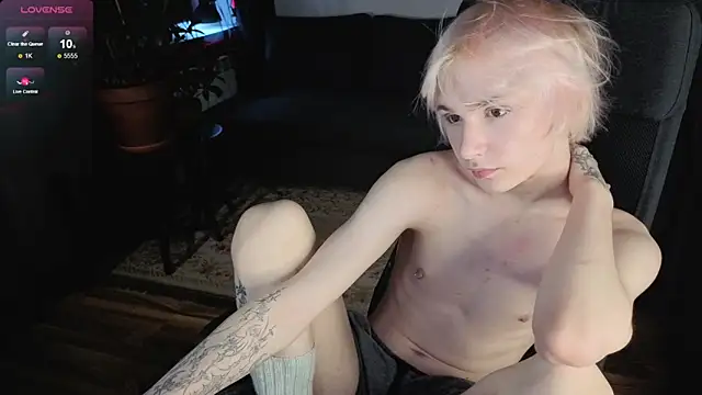 Your avatar online show from February 3, 2026, 8:58 pm