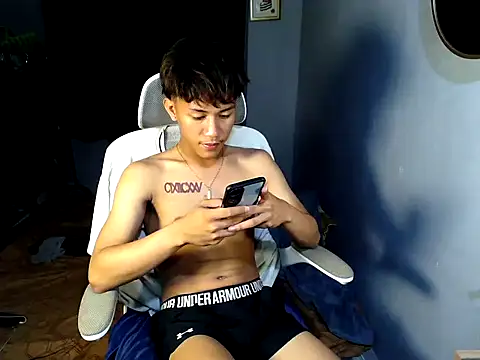 Snapshot of naughtyboyloy_0 chatting on April 30, 2026, 6:47 pm naughtyboyloy 0 online show from April 30, 2026, 6:47 pm