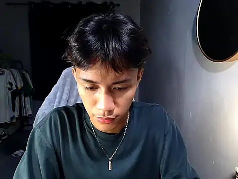 Snapshot of naughtyboyloy_0 chatting on May 5, 2026, 6:49 pm naughtyboyloy 0 online show from May 5, 2026, 6:49 pm