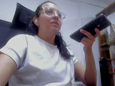 dalila macherano1 online show from November 12, 2025, 7:46 pm