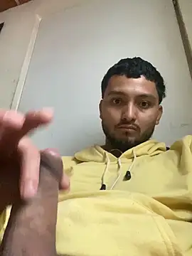 Casiel320 online show from October 5, 2025, 3:32 pm