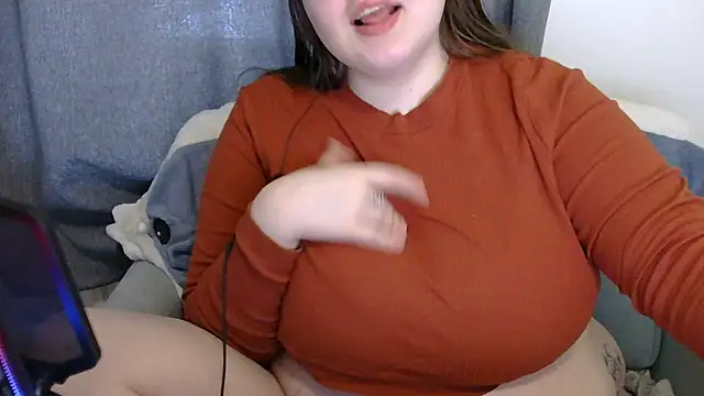 Snapshot of brattyprincessemma chatting on February 19, 2026, 2:35 pm brattyprincessemma online show from February 19, 2026, 2:35 pm