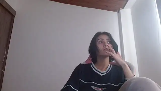 Snapshot of Crystal_Star_ chatting on September 24, 2025, 2:20 pm Crystal Star online show from September 24, 2025, 2:20 pm