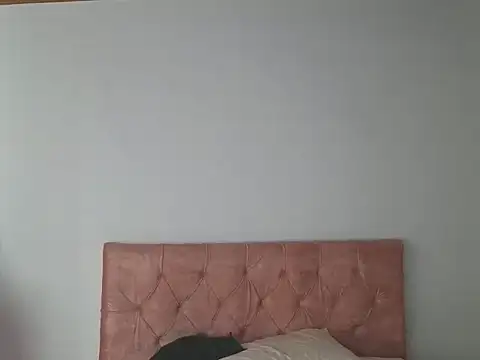 Snapshot of Crystal_Star_ chatting on October 13, 2025, 3:45 pm Crystal Star online show from October 13, 2025, 3:45 pm