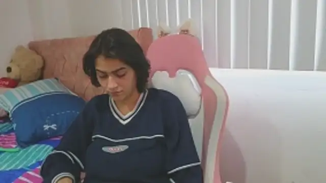 Snapshot of Crystal_Star_ chatting on November 5, 2025, 10:59 am Crystal Star online show from November 5, 2025, 10:59 am