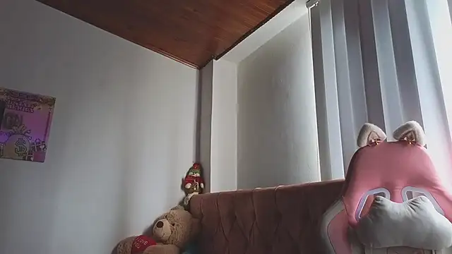 Snapshot of Crystal_Star_ chatting on November 23, 2025, 3:56 pm Crystal Star online show from November 23, 2025, 3:56 pm