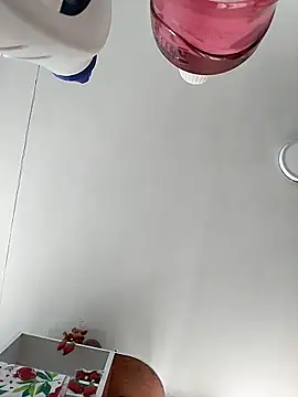 Snapshot of Crystal_Star_ chatting on December 5, 2025, 5:31 pm Crystal Star online show from December 5, 2025, 5:31 pm