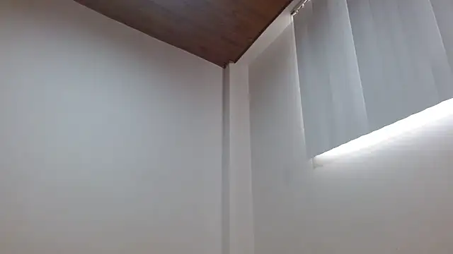 Snapshot of Crystal_Star_ chatting on December 14, 2025, 11:59 am Crystal Star online show from December 14, 2025, 11:59 am