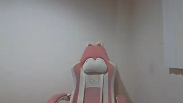 Snapshot of Crystal_Star_ chatting on December 20, 2025, 9:27 am Crystal Star online show from December 20, 2025, 9:27 am