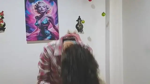 Snapshot of Crystal_Star_ chatting on December 22, 2025, 9:45 pm Crystal Star online show from December 22, 2025, 9:45 pm