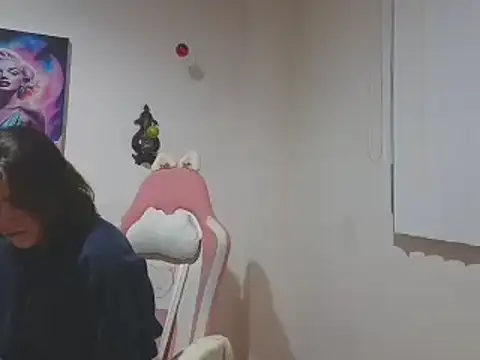 Snapshot of Crystal_Star_ chatting on December 23, 2025, 10:24 am Crystal Star online show from December 23, 2025, 10:24 am