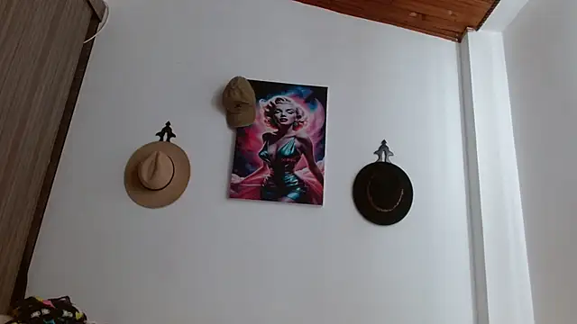 Snapshot of Crystal_Star_ chatting on February 9, 2026, 3:49 pm Crystal Star online show from February 9, 2026, 3:49 pm