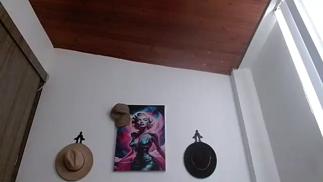 Snapshot of Crystal_Star_ chatting on February 25, 2026, 11:53 am Crystal Star online show from February 25, 2026, 11:53 am