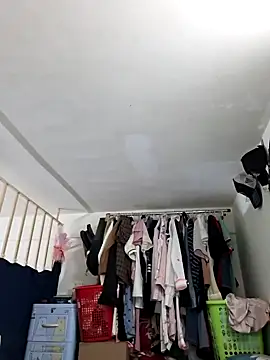 Snapshot of Minn-cute chatting on November 17, 2025, 12:11 pm Minn-cute online show from November 17, 2025, 12:11 pm