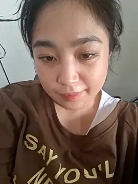 Snapshot of Minn-cute chatting on November 25, 2025, 3:17 am Minn-cute online show from November 25, 2025, 3:17 am