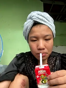 QueenLink online show from October 5, 2025, 1:04 am