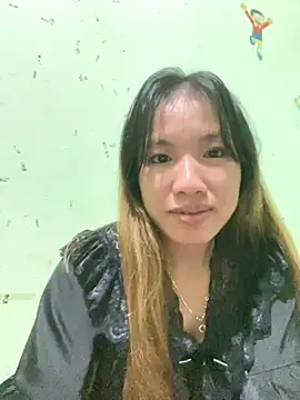 QueenLink online show from October 8, 2025, 4:48 pm