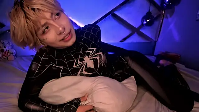 OliIverr22 online show from December 21, 2025, 1:24 am