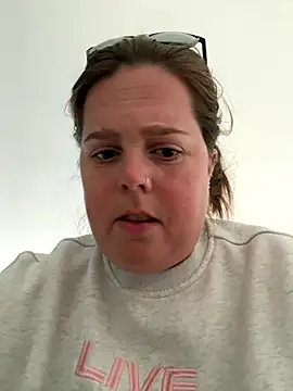 Snapshot of hornykitty1210 chatting on November 6, 2025, 5:14 pm hornykitty1210 online show from November 6, 2025, 5:14 pm