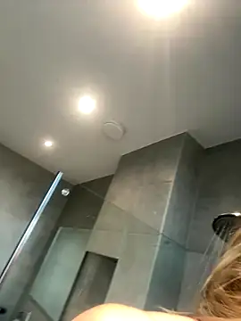 Chloemillerrxx online show from November 20, 2025, 12:38 pm