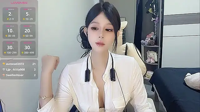 coco coco cc online show from November 15, 2025, 5:05 am